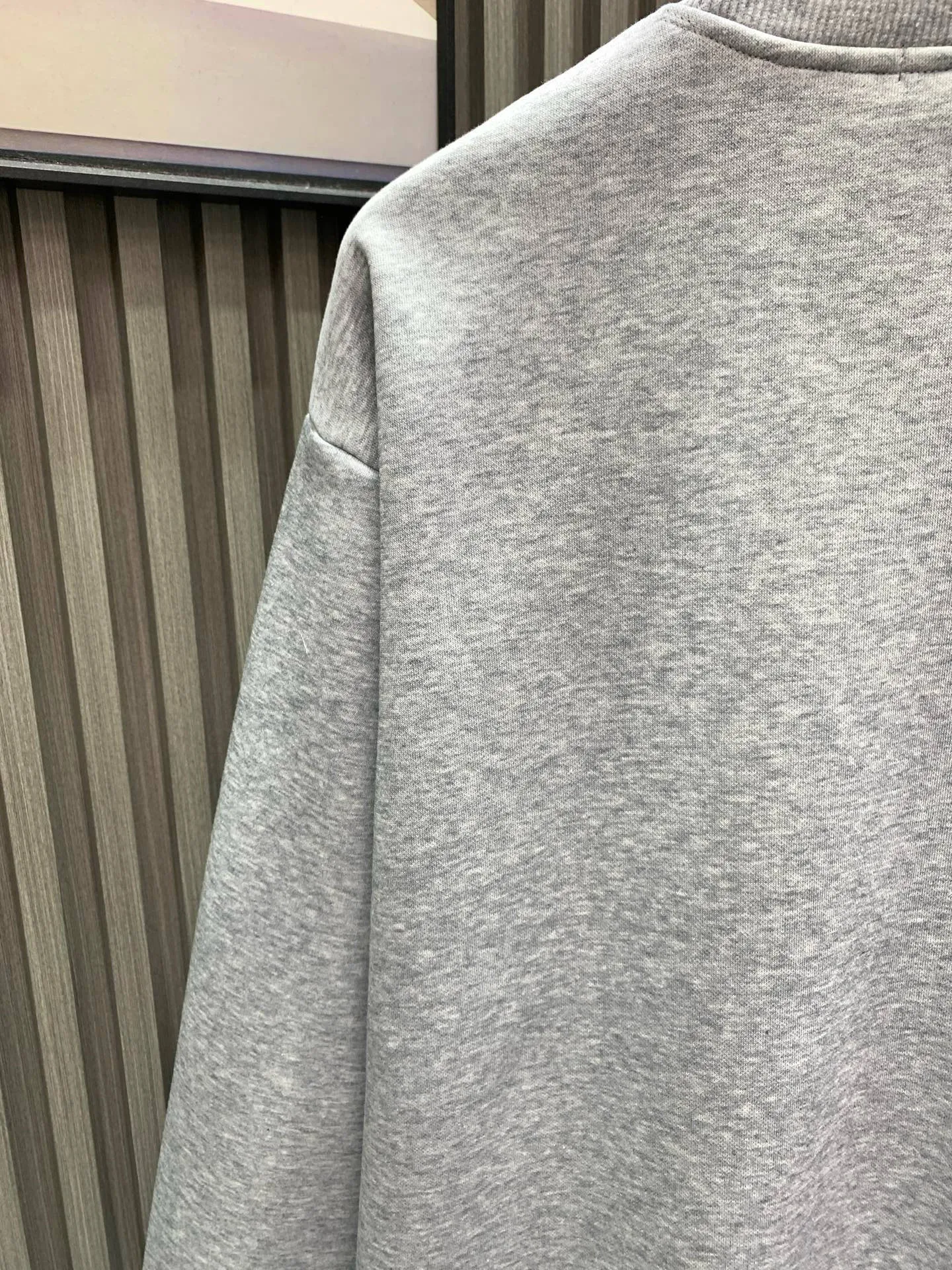 🅿️250 🀄️ Louis Vuitton Louis Vuitton 1*v25 new printed pullover round neck sweatshirt 400g pure cotton ➕ silver fox velvet Customized 400g same vat dyed fabric, very comfortable to touch, the latest brick cabinet synchronization for autumn and winter, trendy and wide, classic version for men and women, fashionable and individual, super versatile and good-looking, very suitable for both men and women, a must-have item for everyone